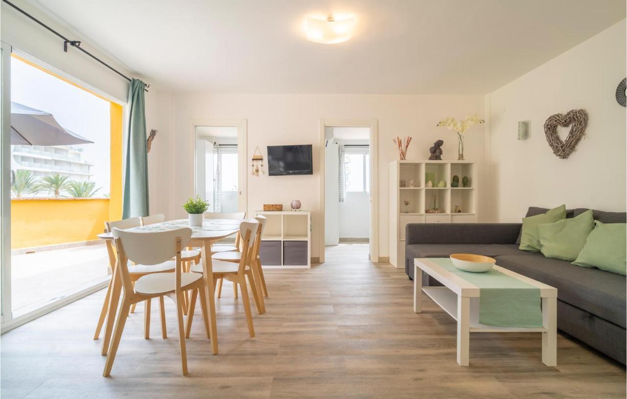 Appartement Cozy In Costa With Kitchen *